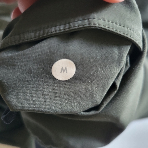 Lululemon athletica shorts. - Picture 10 of 10